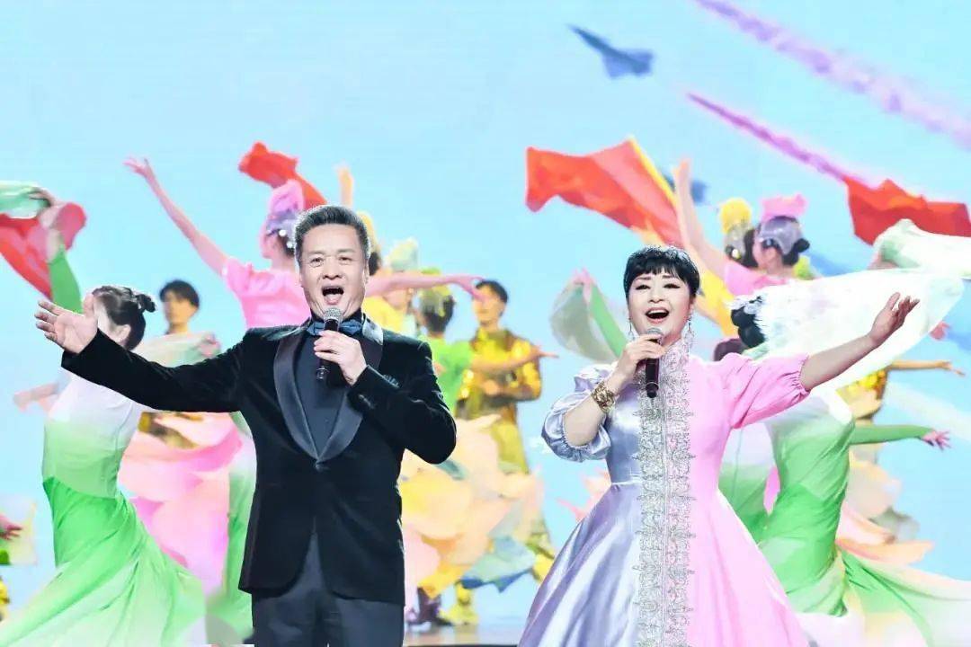 词:朱 海 作 曲:子 山 编 配:杨一博领 唱:殷秀梅 阎维文合唱团:北京