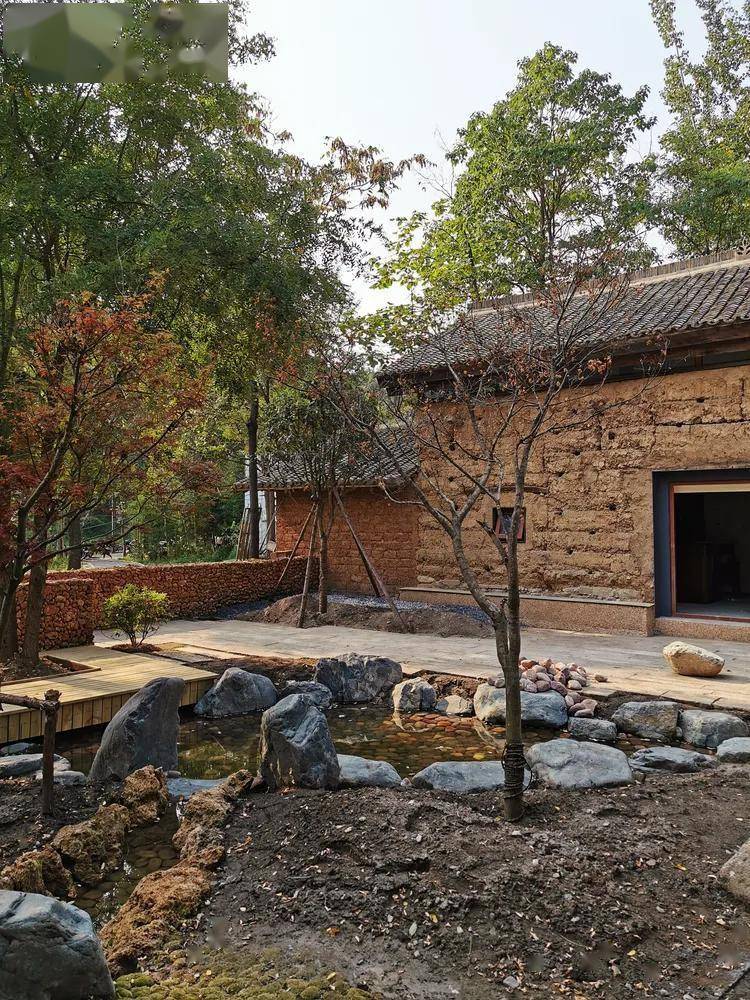 田园里的夯土民宿创意分享