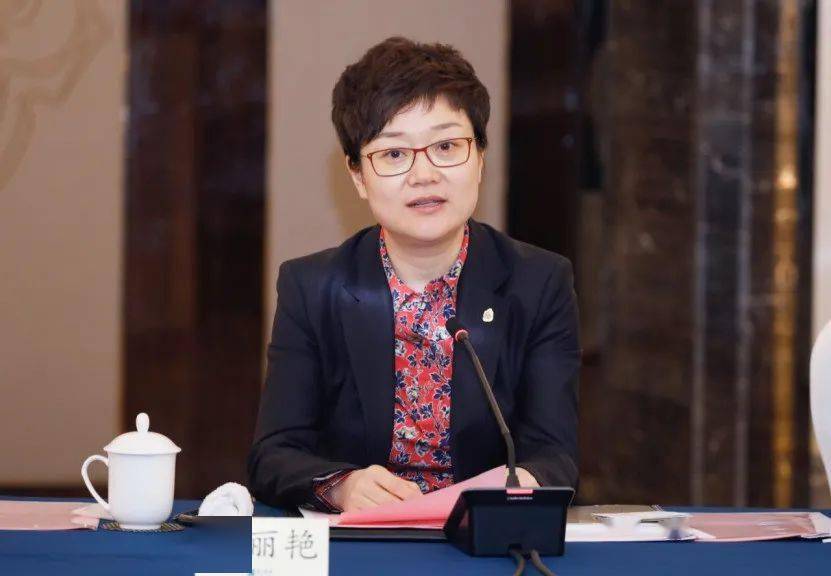 昆山市委书记吴新明,昆山市委副书记,市长陈丽艳,昆山市委常委,常务副