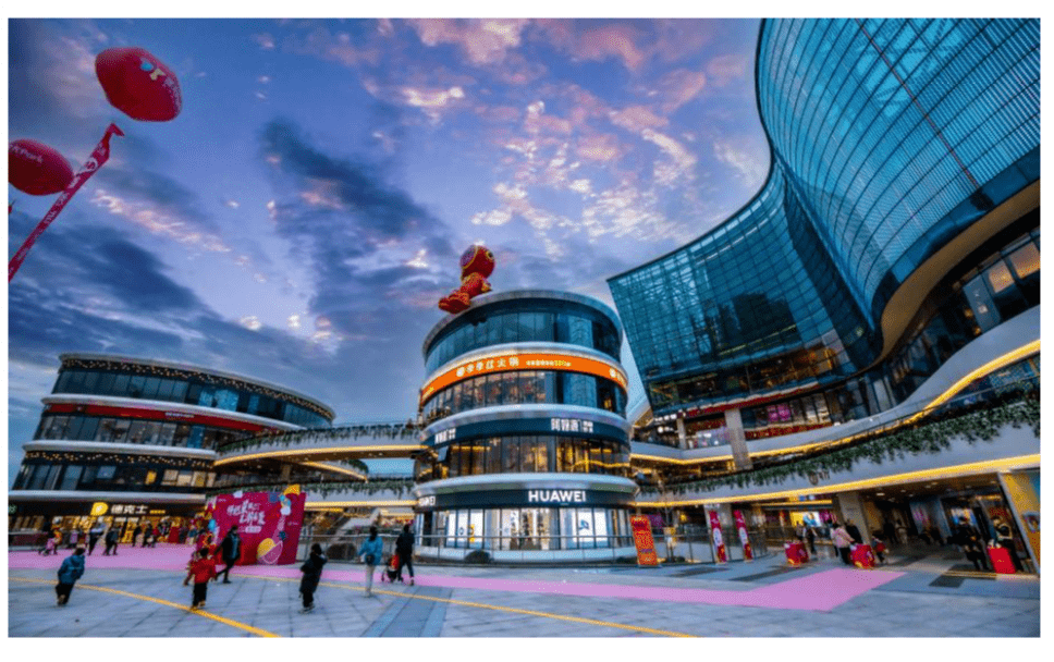 南昌世联行总经理苏剑,吉安市天宏实业有限公司董事长刘小华,赢商网