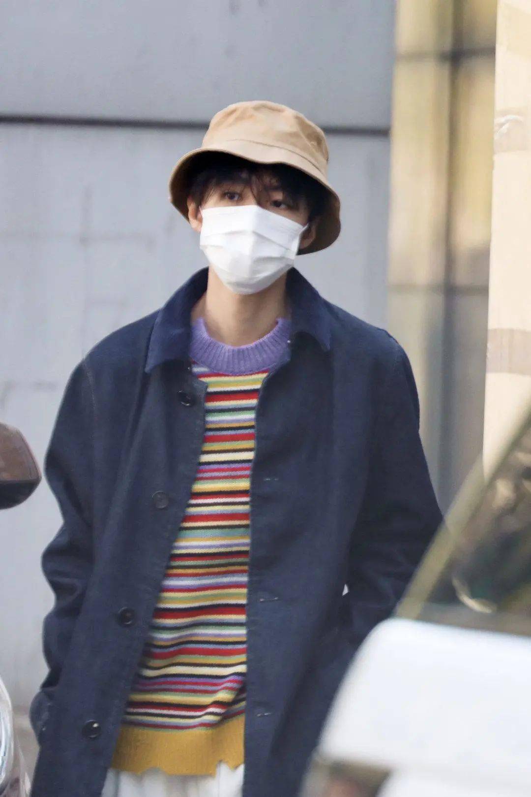 王俊凯反被素人告了 这位女生还晒出了自己和小凯的短信聊天记录 杨柳