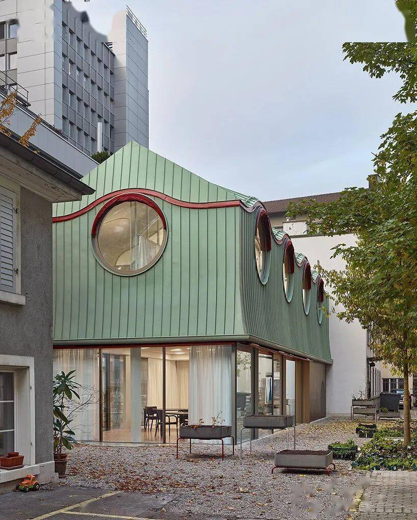 瑞士 苏黎世 圣彼得保罗教堂的新庭院建筑 Knorr Purckhauer Architekten 设计