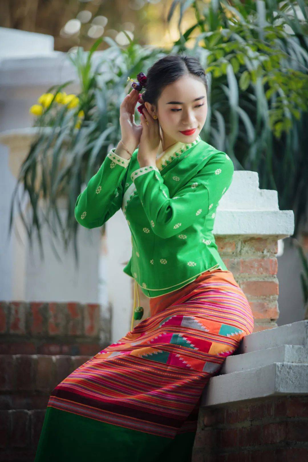 盛意以春风春风不及你我的傣族姑娘