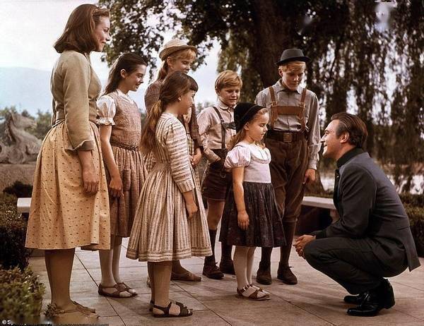 《音乐之声》男主角普卢默去世,曾有两任前妻,一个女儿和一连串的风流