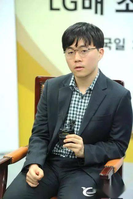 申旻埈:努力赢得更多冠军 柯洁:自己实力有不足_决赛