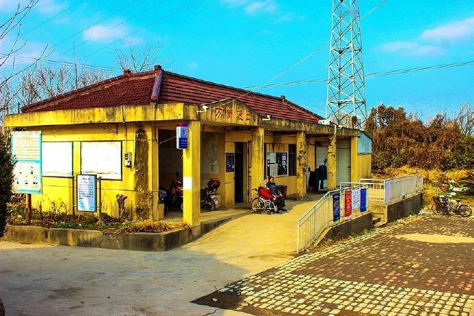 吴淞江上最后一个渡口,游荡在沪苏边界的摆渡船,花2元钱乘一回_万狮