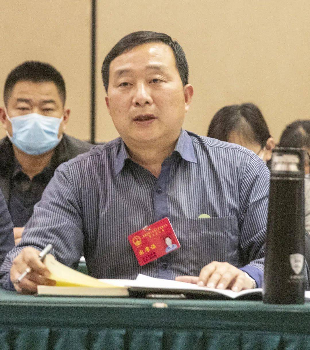 【现场直击】人代会进行时_贺红斌