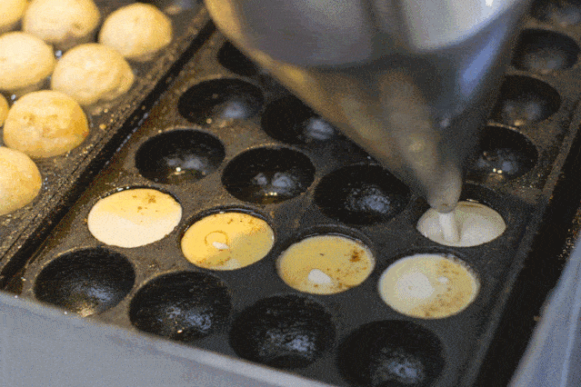 都是现点现做外脆内软,章鱼鲜味,木鱼花脆口原味章鱼烧又软又q弹,每一