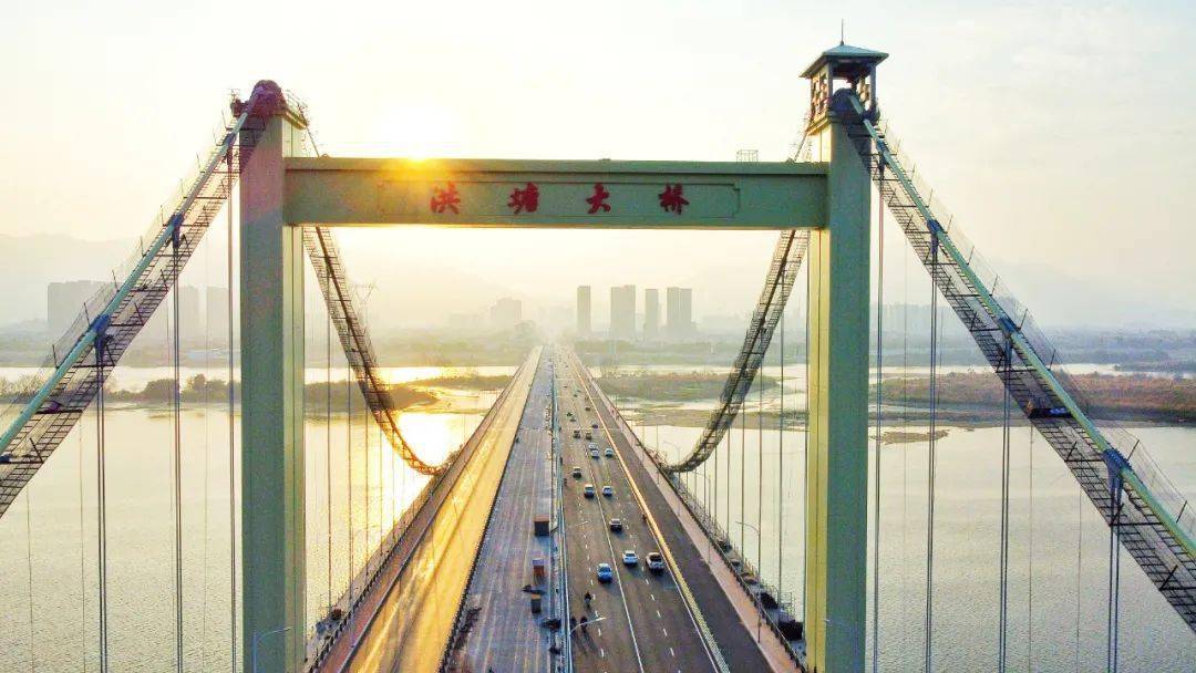 要闻洪塘大桥完成2改4目标实现双向通行