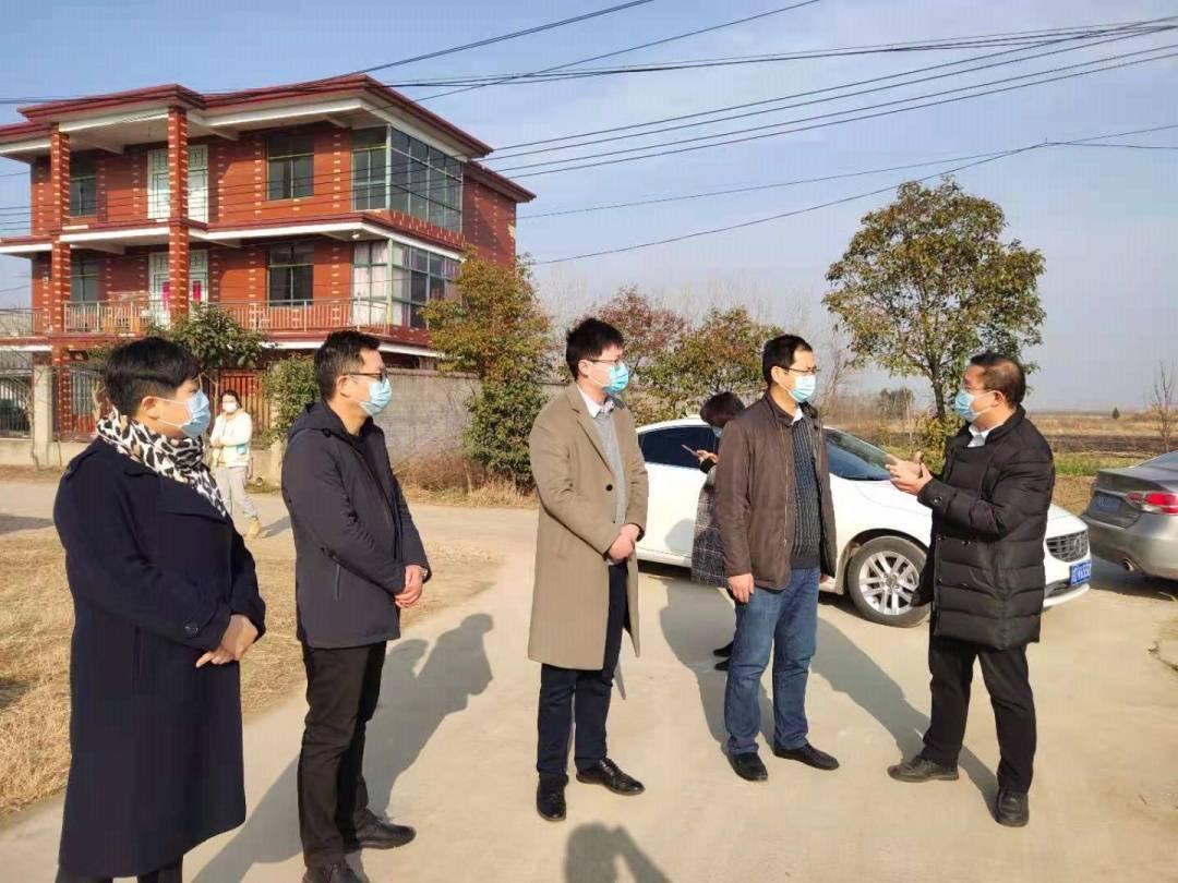 团市委领导到田家庵区曹庵镇调研慰问挂职干部