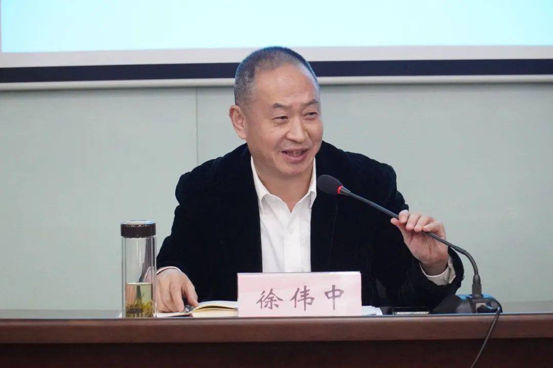 市文明办副主任余庆,钟沛康,室务成员卢晓伟,各处室负责人参加会议.