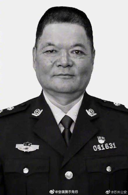 痛心57岁老交警牺牲在工作岗位上