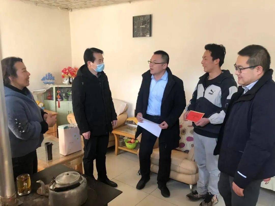 迎新春送温暖青春关爱进行时