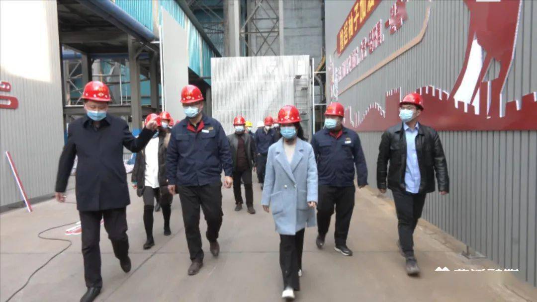 2月7日,曲沃县副县长秦臣花检查指导企业重污染天气预警执行和差异化