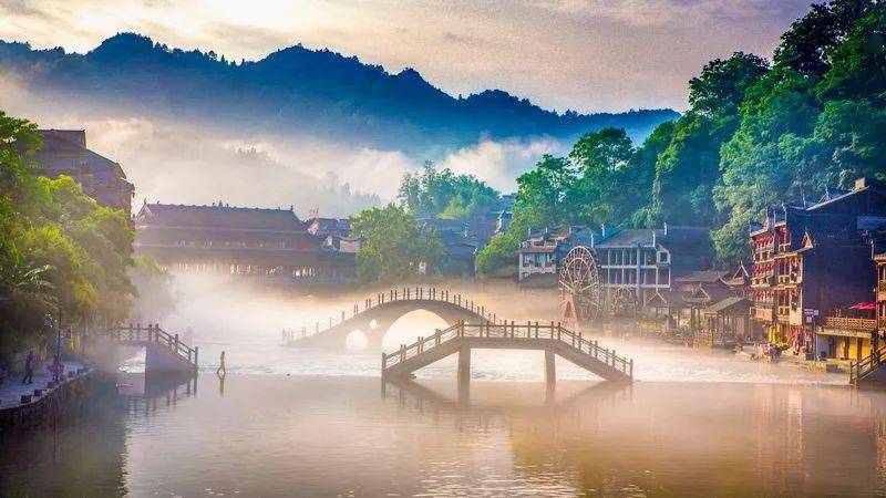 凤凰县2021年gdp_湘西凤凰县1996年图片(2)