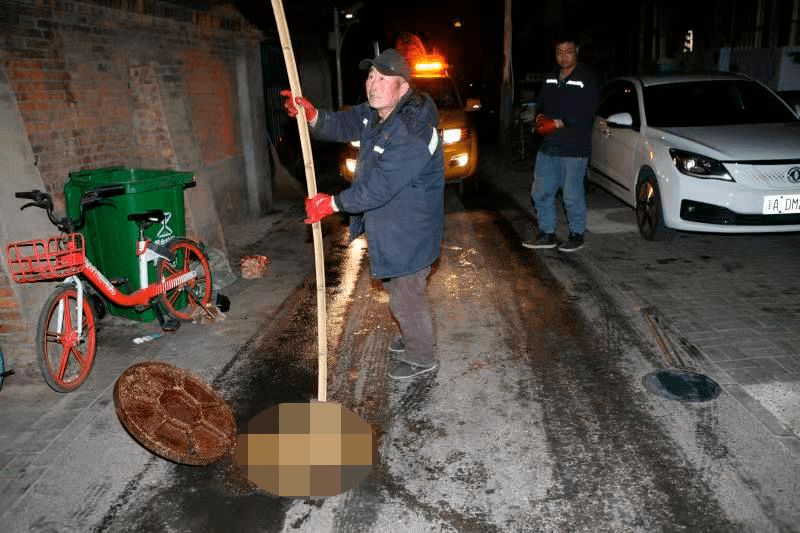 排水养管所积极做好应急抢险准备义务处置古芳里污水外溢问题 管道