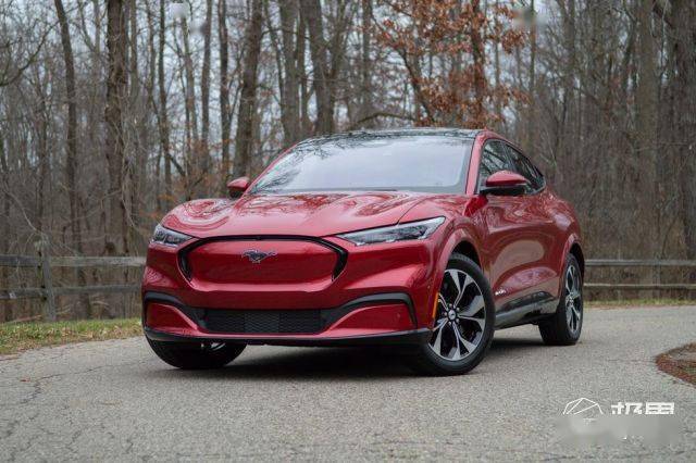 美国国宝级肌肉车国产了!27万起售对标model y,看完配置我傻了