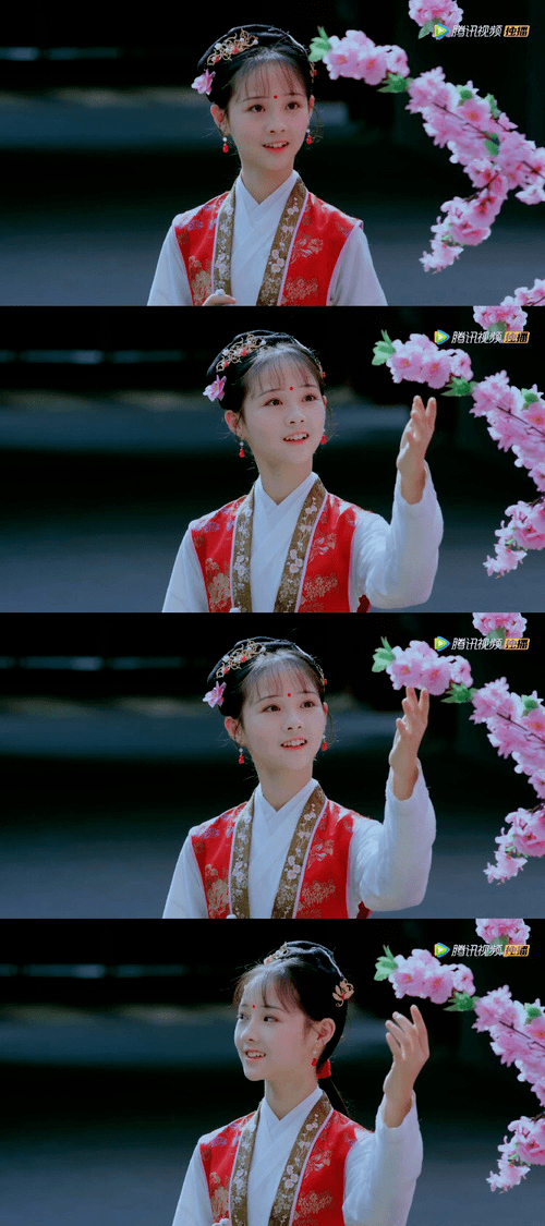 不过同样是精致小脸,演元春的陈舒宜则是明艳风.