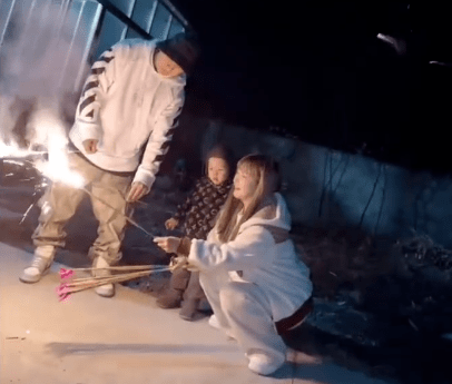 小伊伊暗签818破百万人气样哥大赞方丈媳妇情商高样哥想萌丈门女主播