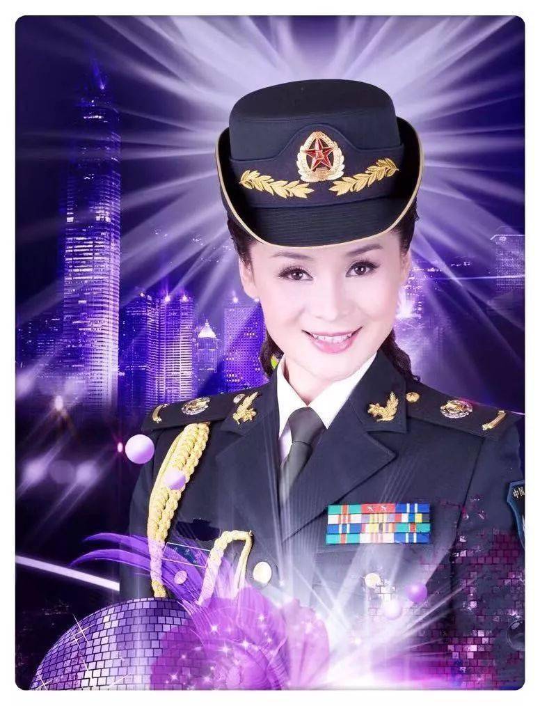 央视主持人任志宏海霞等朗诵给祖国拜年