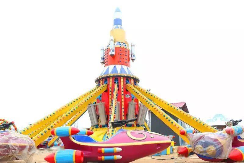 阻止不了大家要去嗨的心情▼来兴国梦幻游乐园你爱玩他爱玩你的粑粑