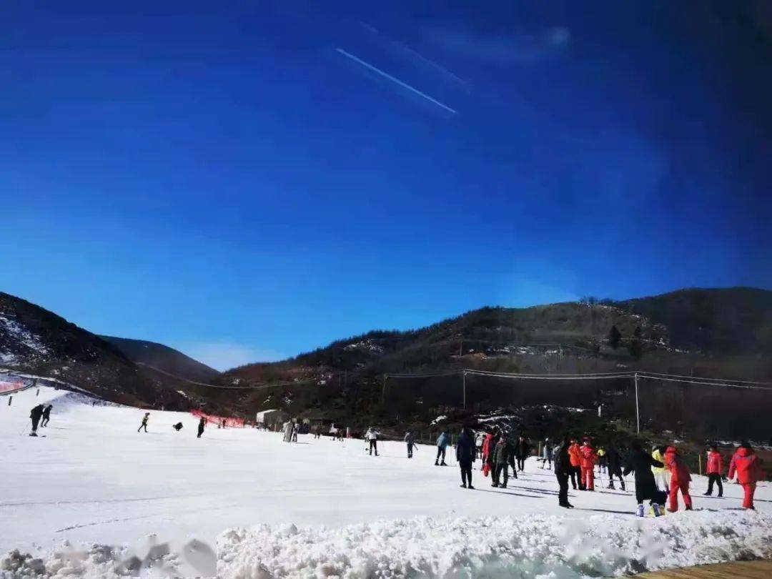 【自驾谷克德滑雪】优惠套票,春节期间只要140元~提前一天预定!_雪地