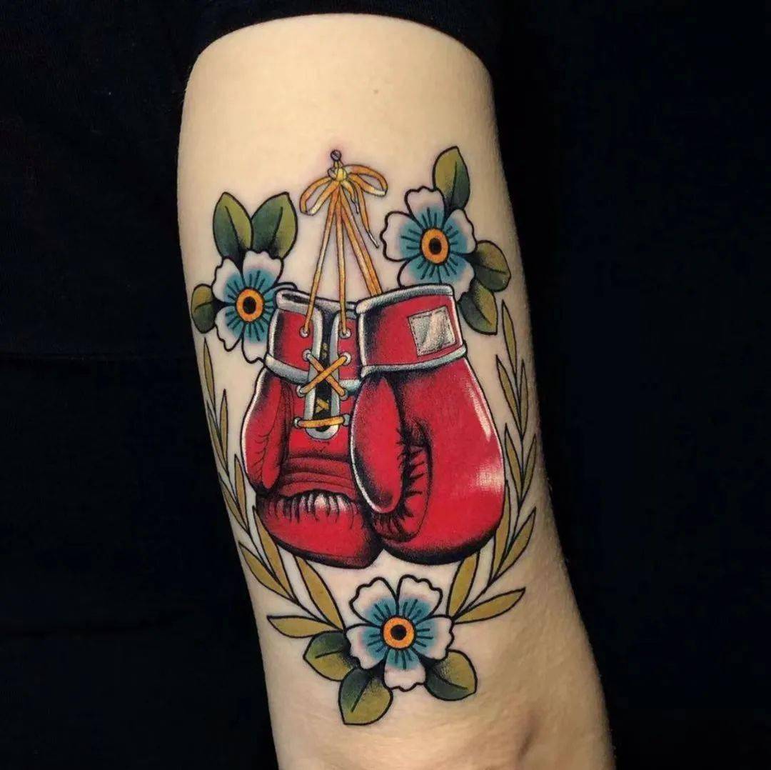 重拳出击拳击风格纹身_比赛