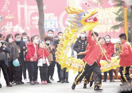 大年初一1.8万人畅游武汉欢乐谷