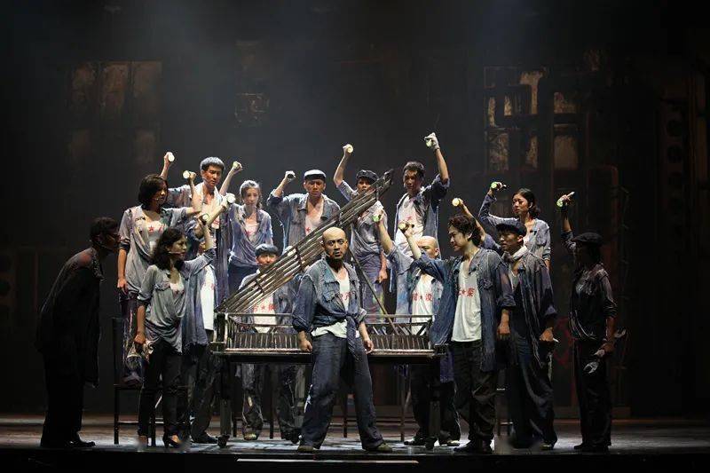 从荧幕走向舞台由电影改编而成的音乐剧