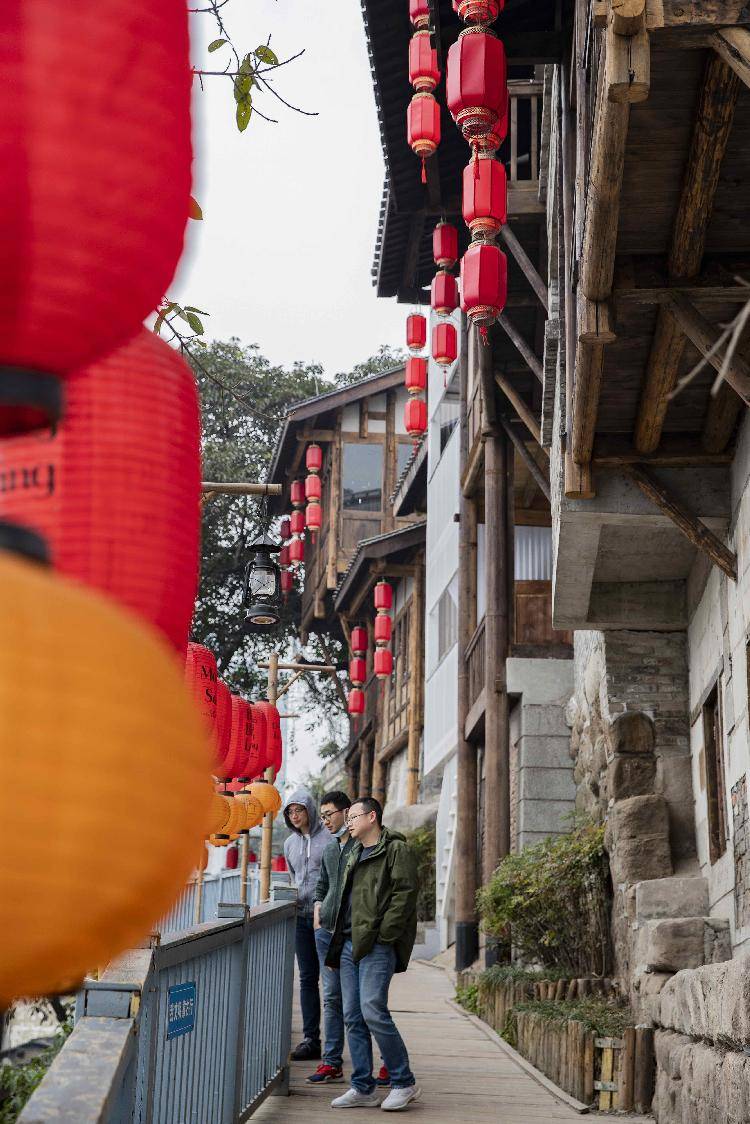 山城巷里的春节烟火一组图感受来自大街小巷的年味儿