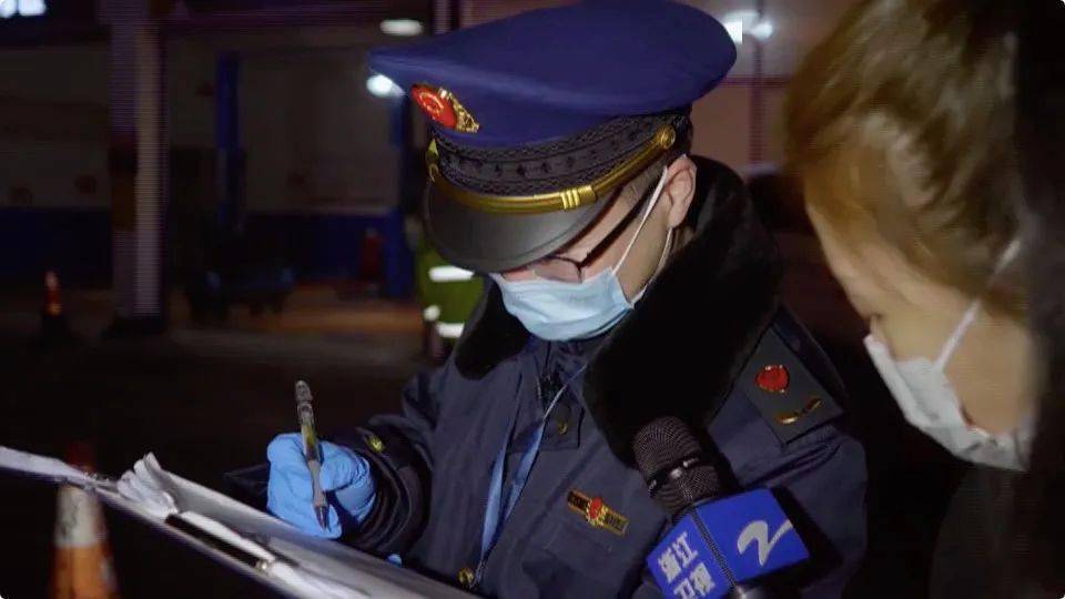 24小时在岗守护入浙西大门坚守在防疫一线的还有