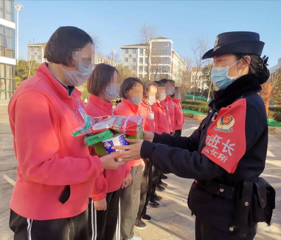 巩固脱贫人口脱贫成效_脱贫攻坚图片