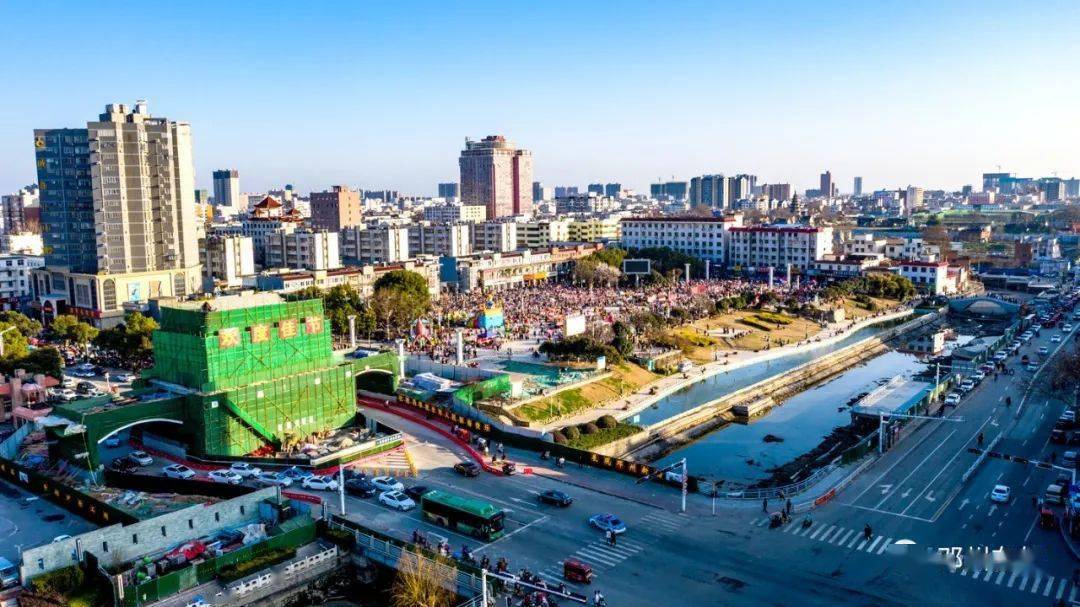 今年春节邓州古城广场依旧很热闹快看拍到你没