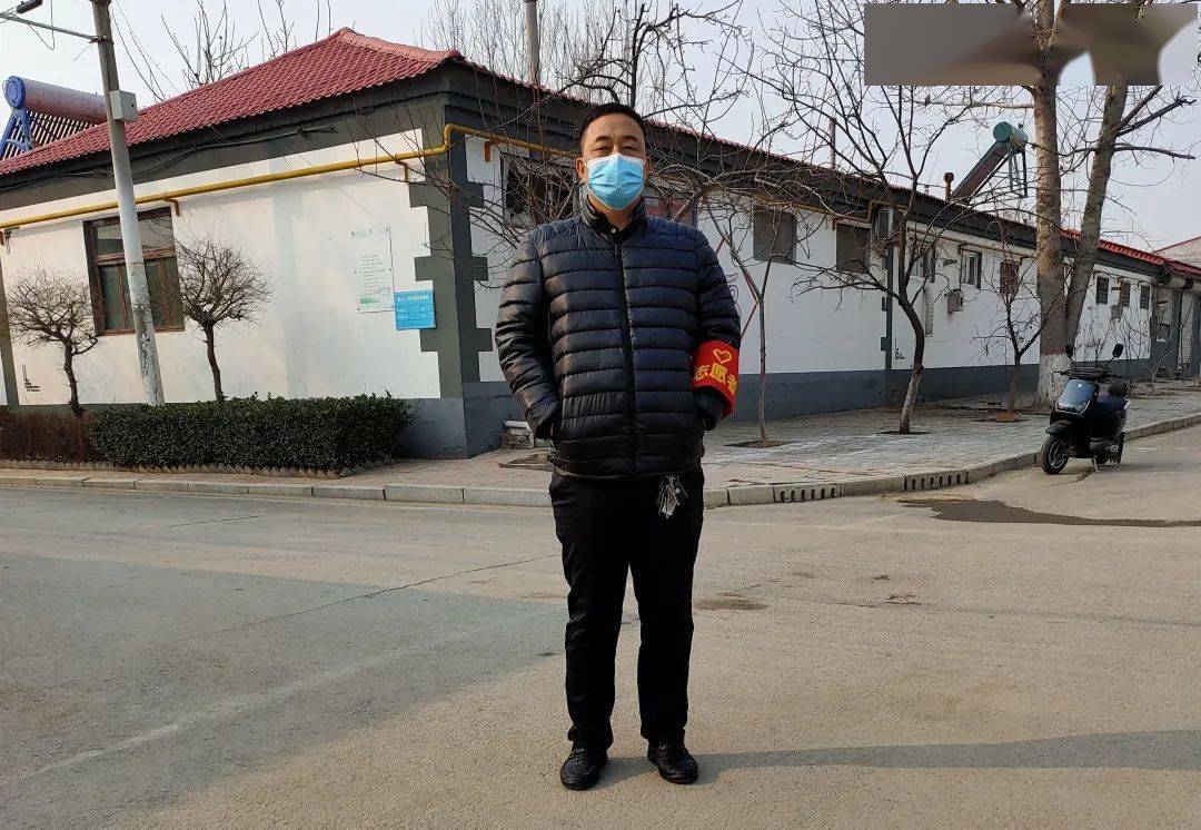 石家庄疫情防控中的志愿者帮大哥