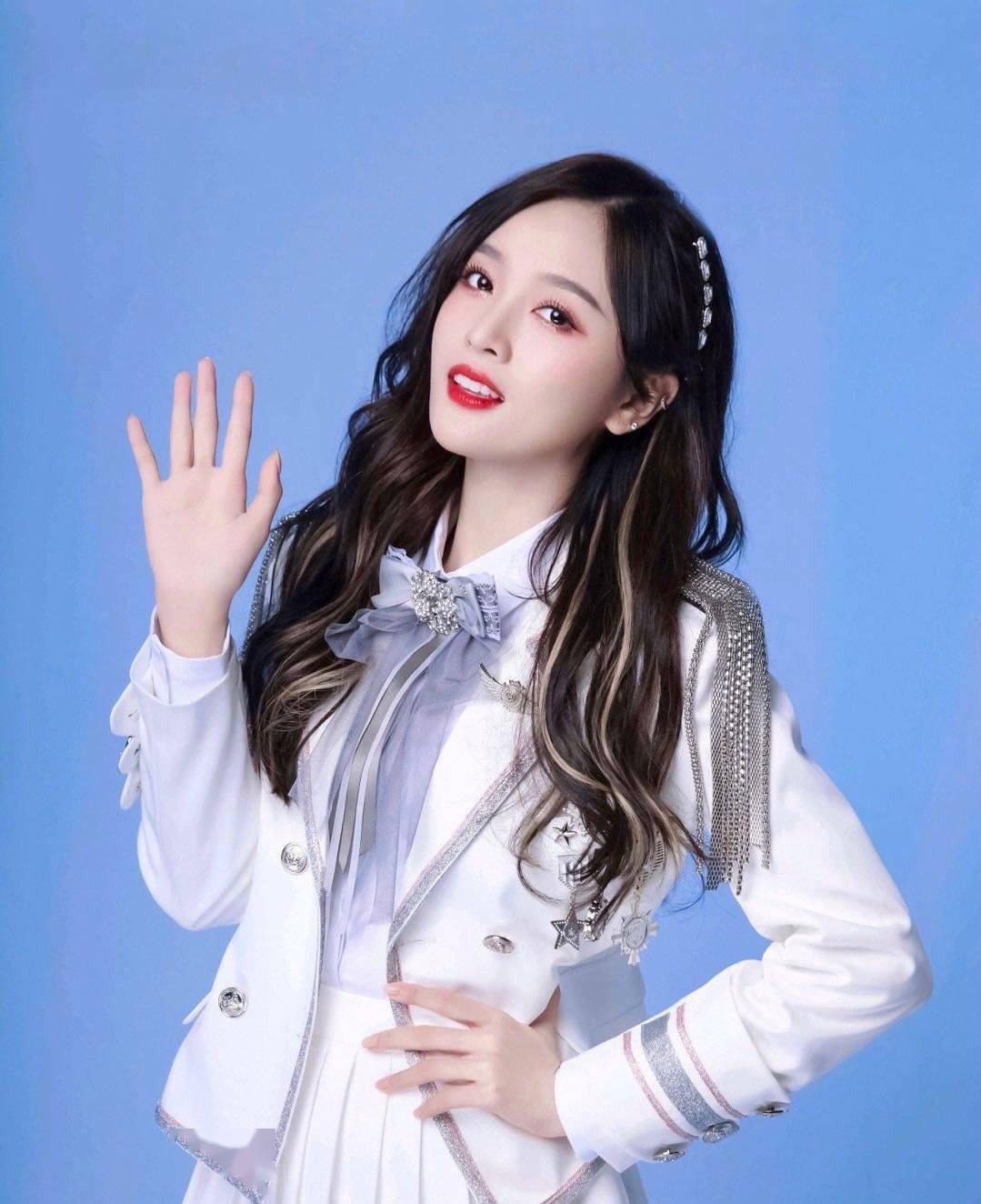 一问一答蔡徐坤赵露思时间管理大师三小只吴宣仪吕一