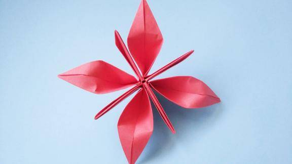 一张纸能做出一朵漂亮的小红花非常简单手工折纸大全视频教程