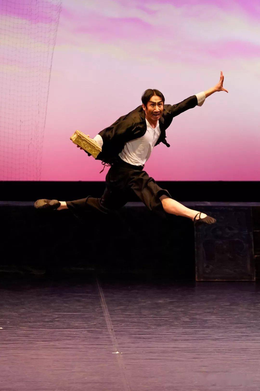 马晓东饰"洪常青"刘凯饰"老四"侯爽饰"琼花"精彩剧照视频时长约2分10