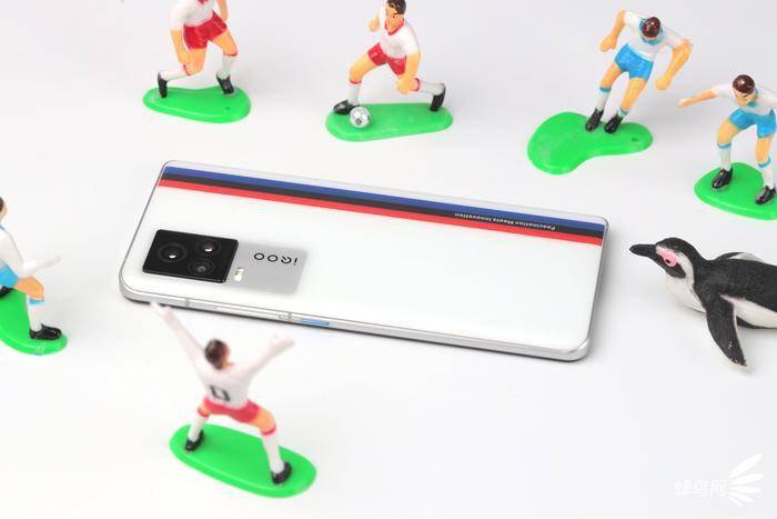 ������Ϸ��˫��Ӯ�콢iQOO 7�������