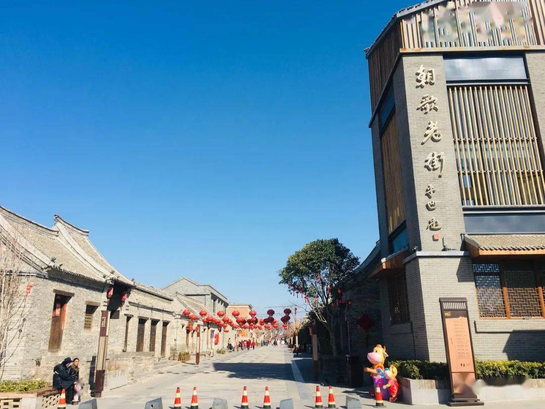 直到最近几年,城市更新的大潮来了,快被人们遗忘中山街老房子,又成了