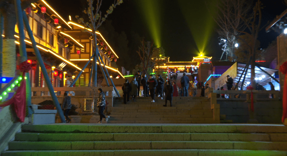 夜幕下的短剧之旅，探索夜景深的魅力