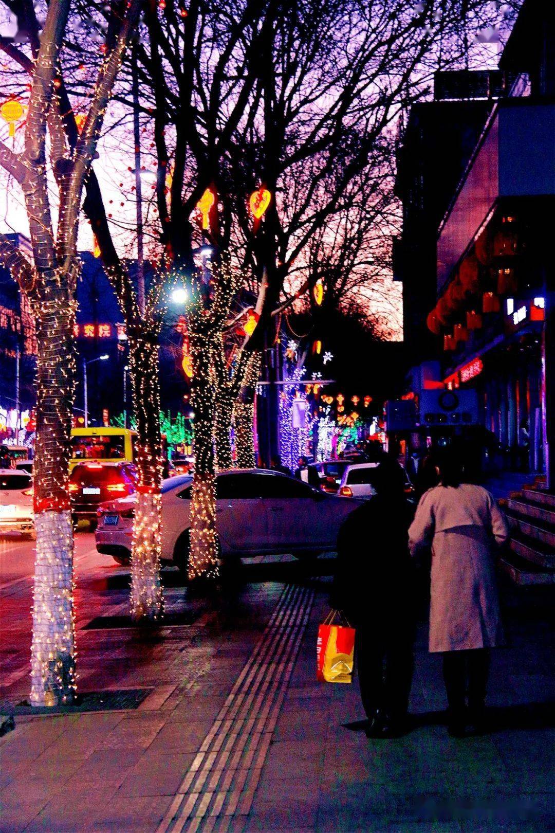 保德春节:街头花灯扮靓城市夜景