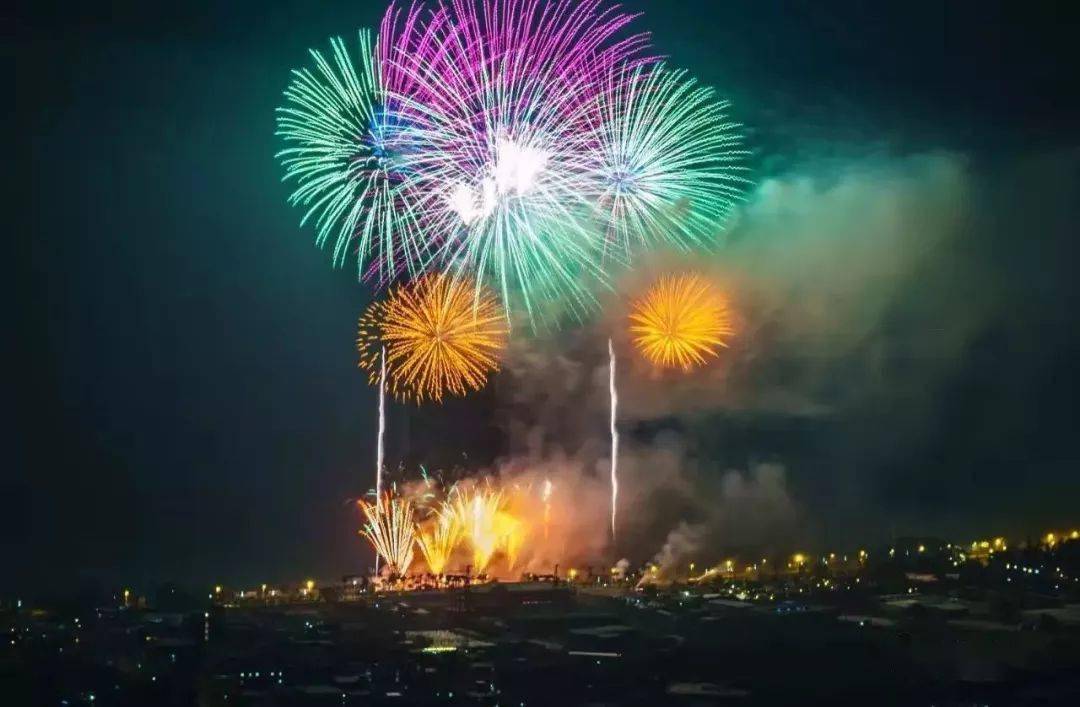 何昱/摄烟花秀太美羡慕死福州人啦本文编辑自:八卦福州综合整理自网信