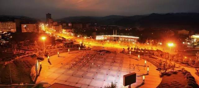 南川gdp_重庆南川金佛山图片