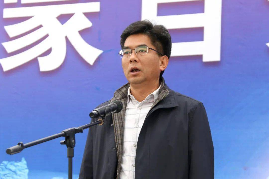 州委常委,市委书记庞俊参加仪式并宣布项目开工.