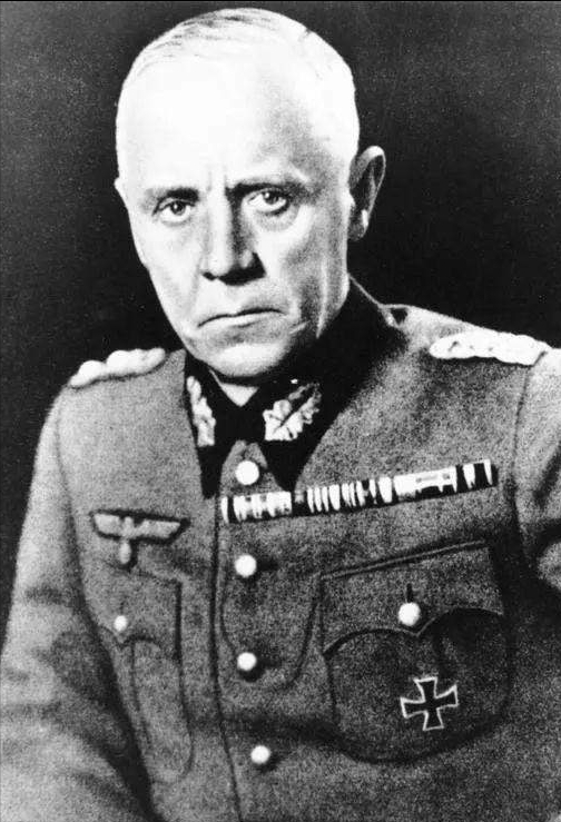 《作战指挥》的作者为路德维希·贝克,德国第一次世界大战结束后第一