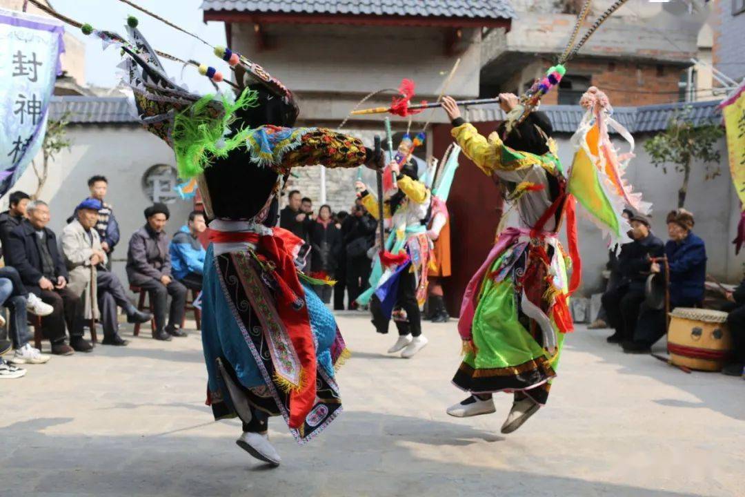 花溪地戏图片