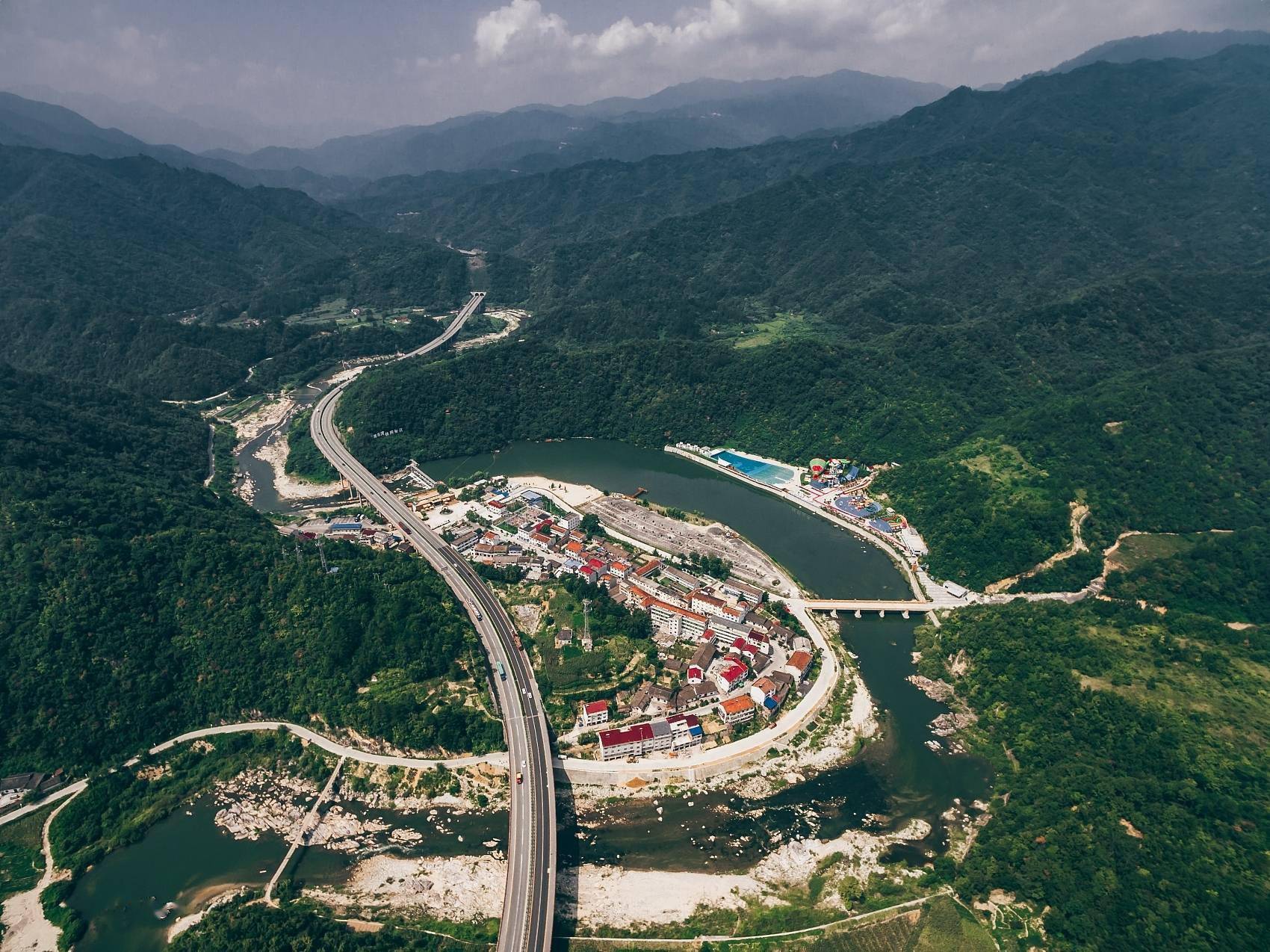 新春特辑〡地处关中,成渝两大城市群中间,陕南三市能借到什么?_安康