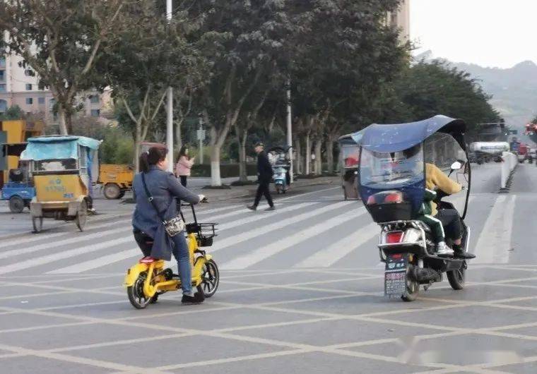 高縣共享電單車火了這些騎車的人更火