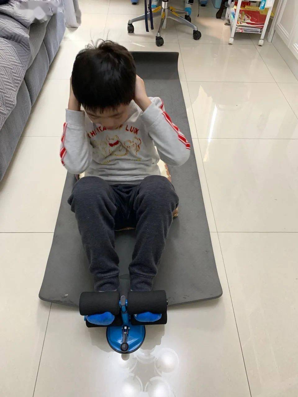 周嗣淳四年级↑ 四(1)班 张峻贺←四(4)班 高羽洋四2班仇翊氶四(3)班