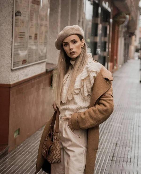 见过世面的女人,穿衣大多选这个"奶奶色",优雅又气质,太美了_颜色